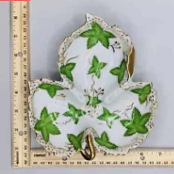Vintage Hand painted Porcelain Ivy Leaf Bonbon/Trinket Dish with Gold Accents - Picture 3 of 6